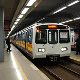 Moema B/C • Metrô Moema parada