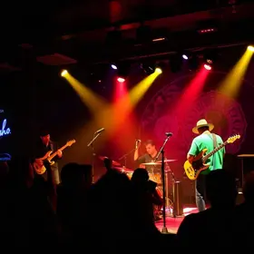 bares com música ao vivo em SP